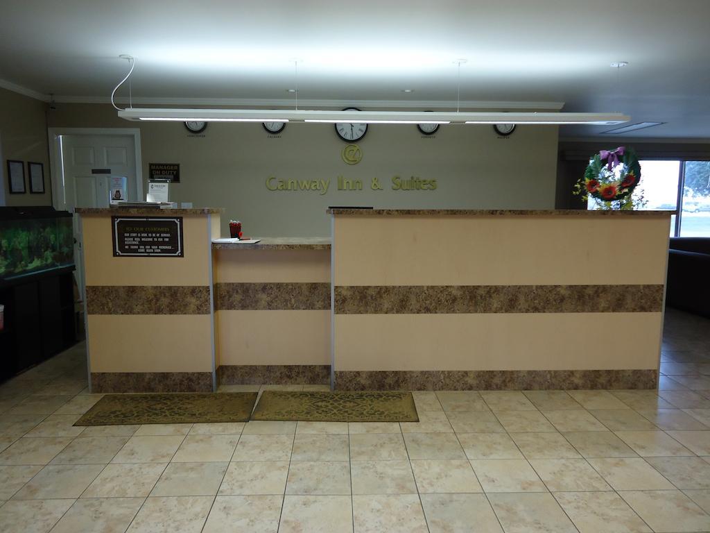 Dauphin Canway Inn & Suites מראה חיצוני תמונה