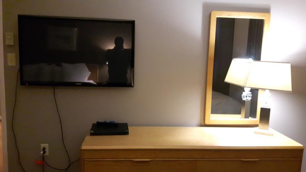 Dauphin Canway Inn & Suites מראה חיצוני תמונה