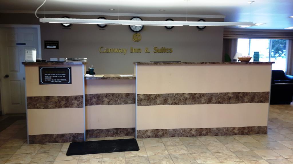 Dauphin Canway Inn & Suites מראה חיצוני תמונה